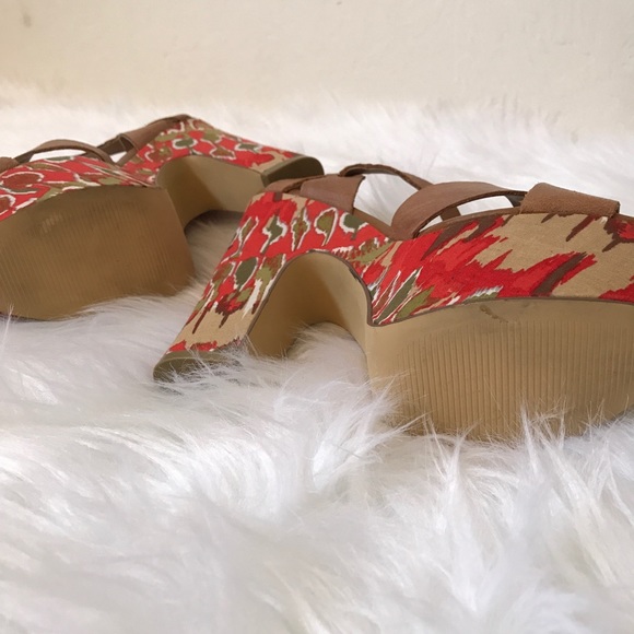 SOLD STEVE MADDEN Chunky Platforms - Picture 8 of 8